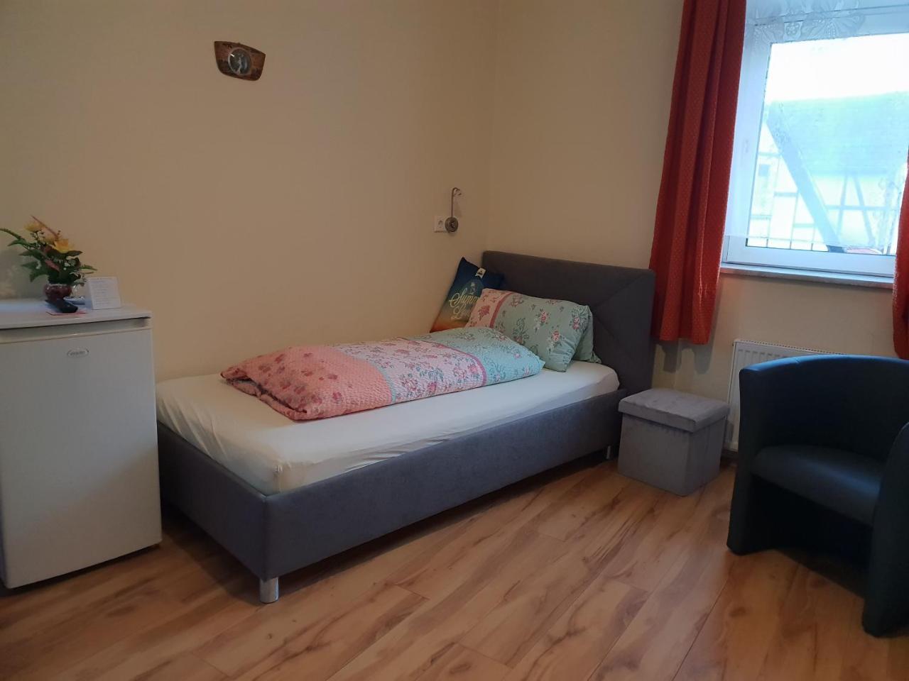 Hotel Alte Post Бад-Зоден-Аллендорф Екстер'єр фото